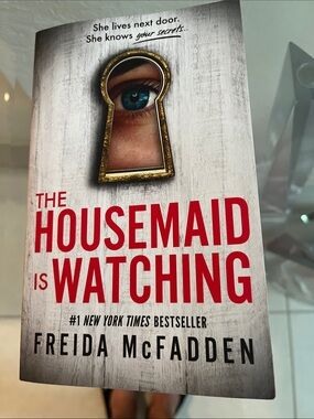 The Housemaid Is Watching by Freida McFadden - Thriller Paperback